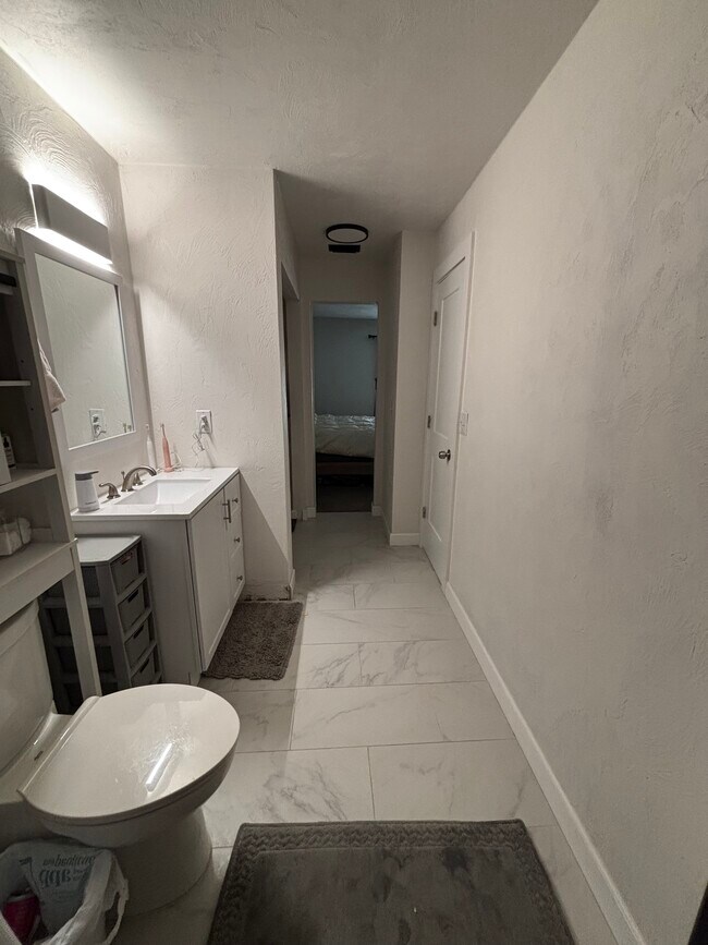 Building Photo - 2063 Oak Meadow Cir