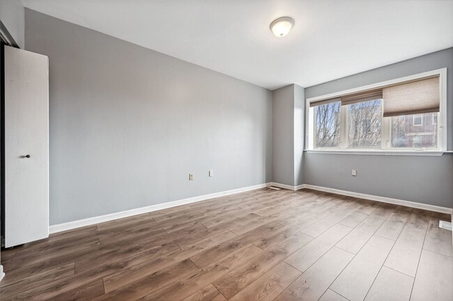 Building Photo - 4528 S St Lawrence Ave