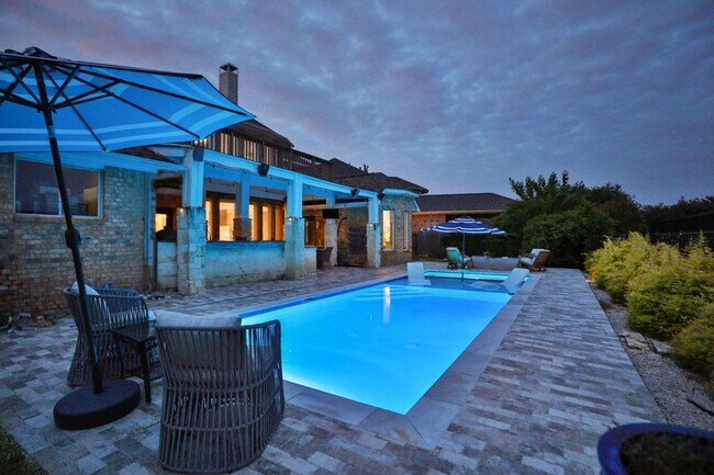 Building Photo - 2560 Costa Mesa Cir