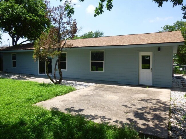 Building Photo - 7503 Eastcrest Dr