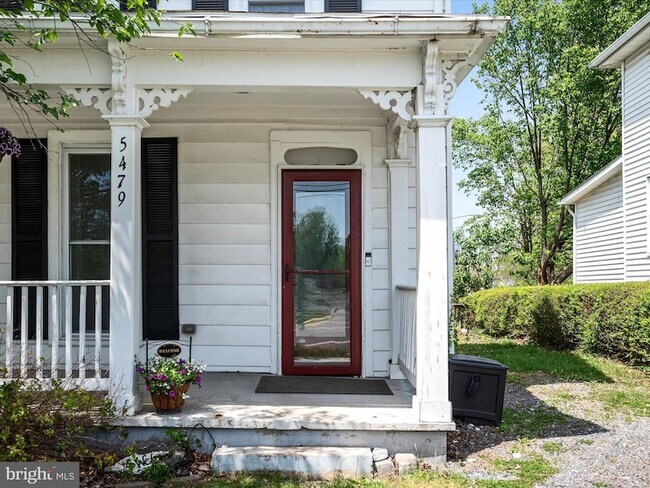 Building Photo - 5479 Main St