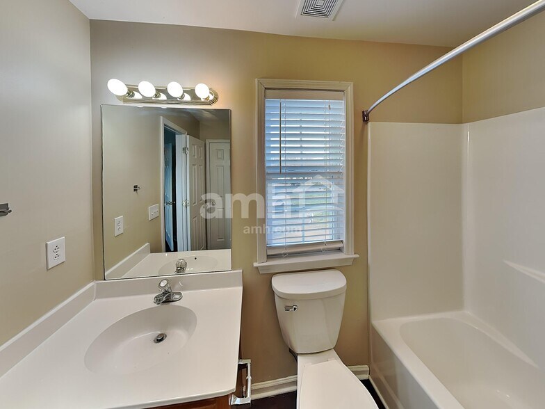 Building Photo - 1509 Beaufort Pl