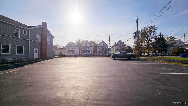 Building Photo - 2650 Seneca St