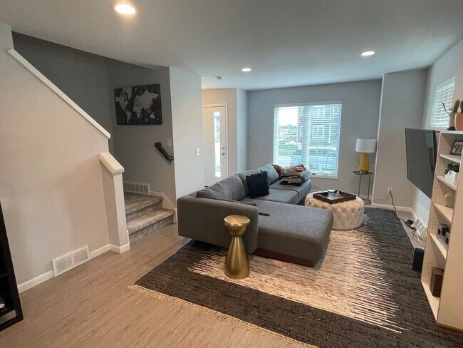 Building Photo - Newly built 2 bed / 2.5 bath townhouse in ...