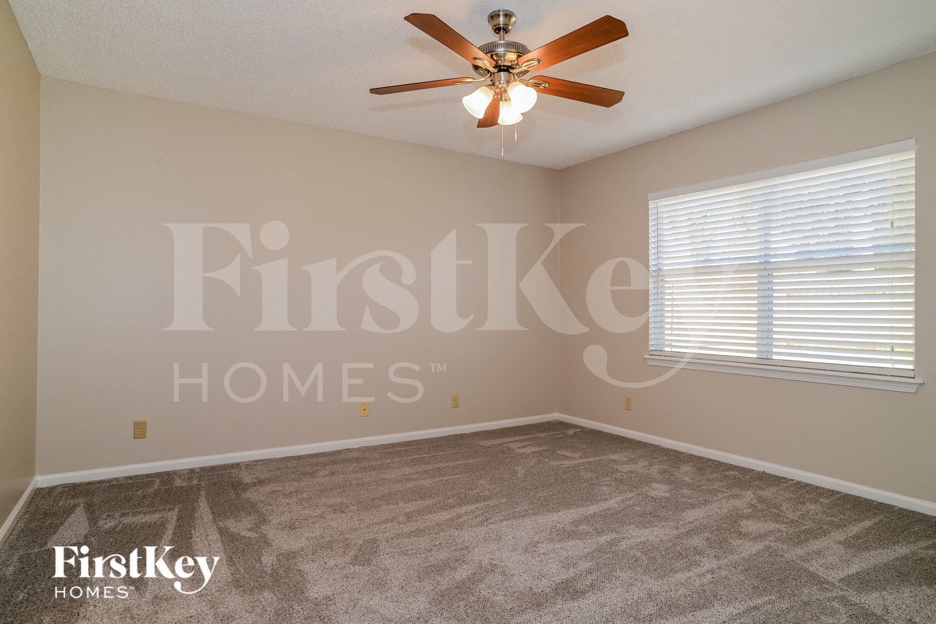 Building Photo - 1915 Ashmore Green Dr