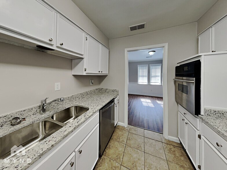 Building Photo - 7002 Timber Rise Cove