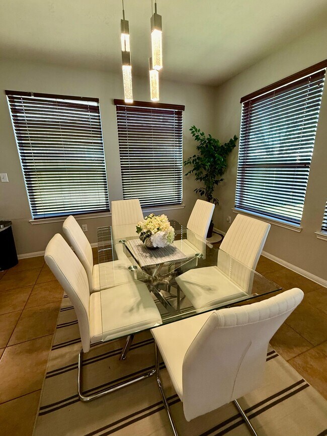 Building Photo - 8153 Tranquil Lake Way