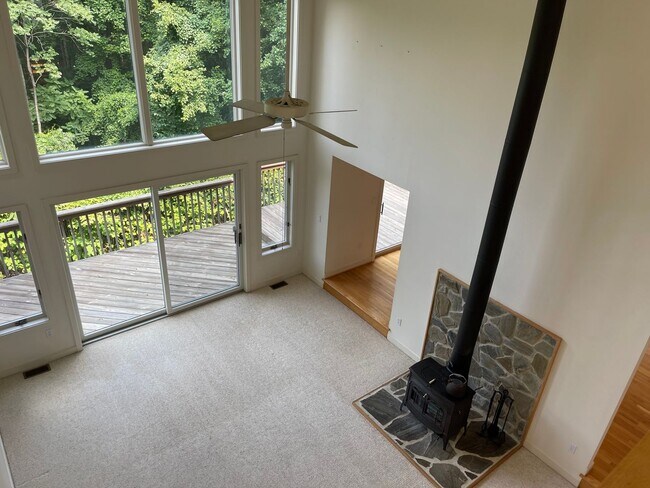 Building Photo - COMMUTERS DREAM!  PRIVATE ACREAGE STAFFORD AND MINUTES TO VRE