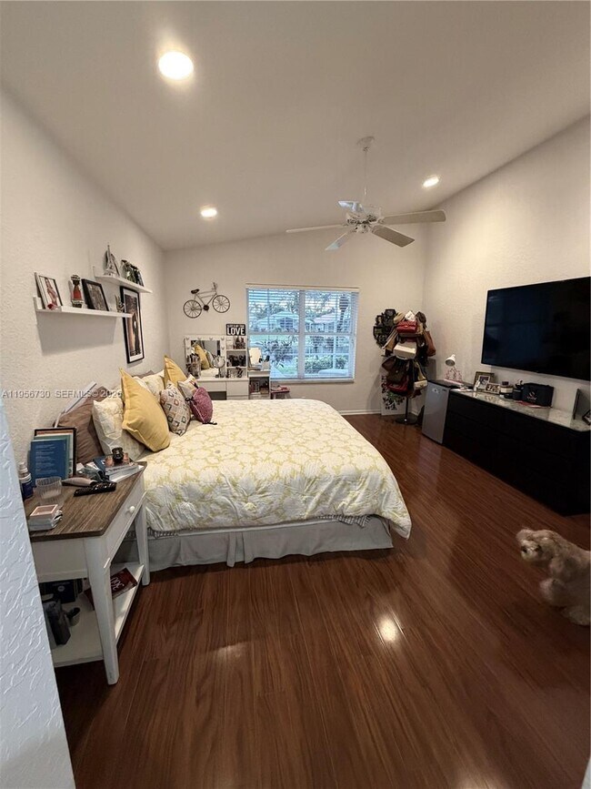 Building Photo - 10390 Utopia Cir E