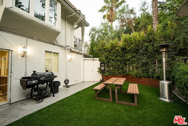 Building Photo - 2461 Jupiter Dr
