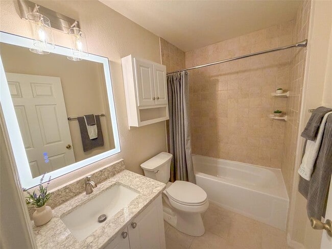 Building Photo - 2085 Isle Royal Ct SE