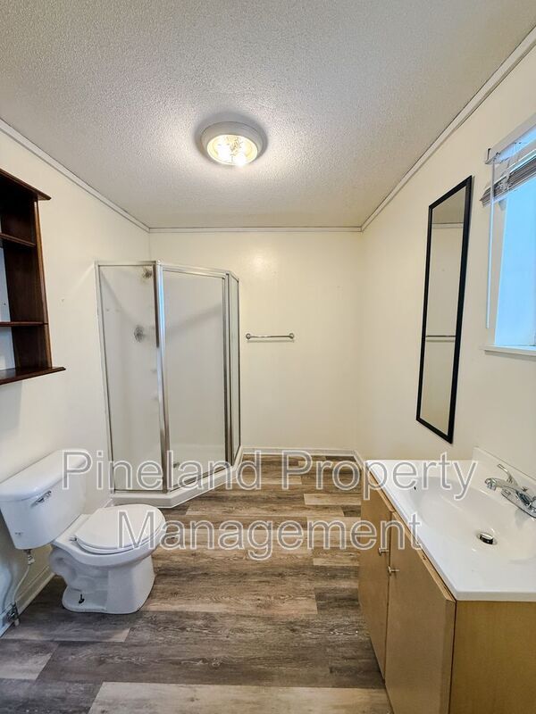 Building Photo - 413 E Donaldson Ave