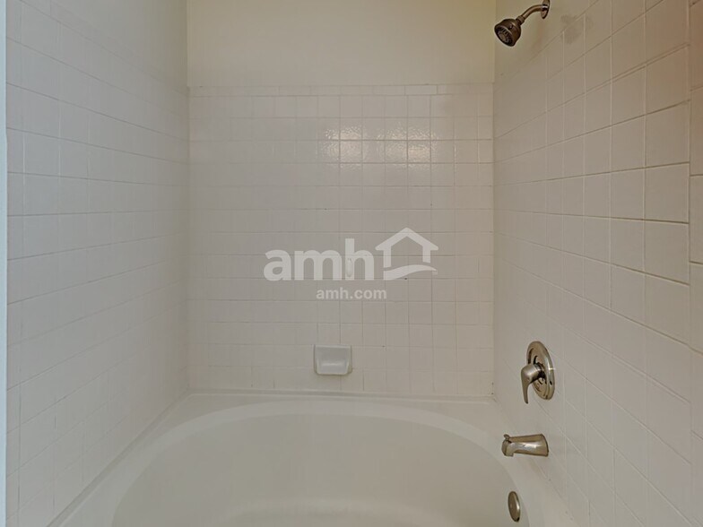 Building Photo - 8226 Wilmington Dr