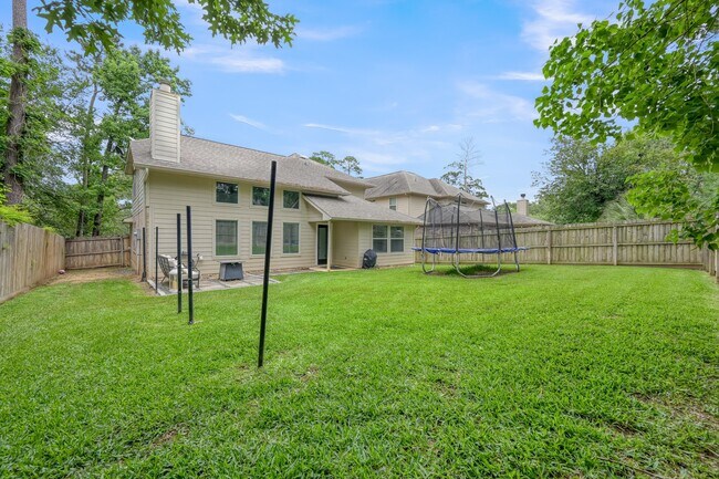 Building Photo - 3215 Canterbury Ln