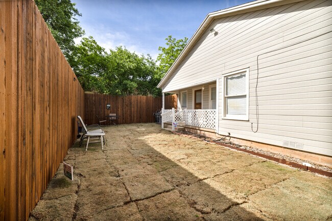 Building Photo - 212 N Magdalen St