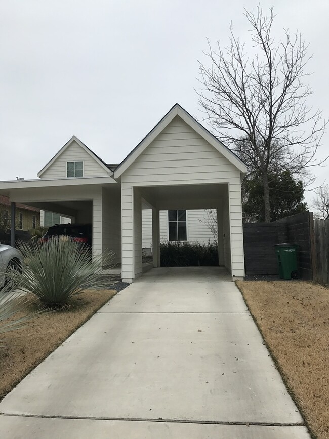 Primary Photo - 2212 Iva Ln