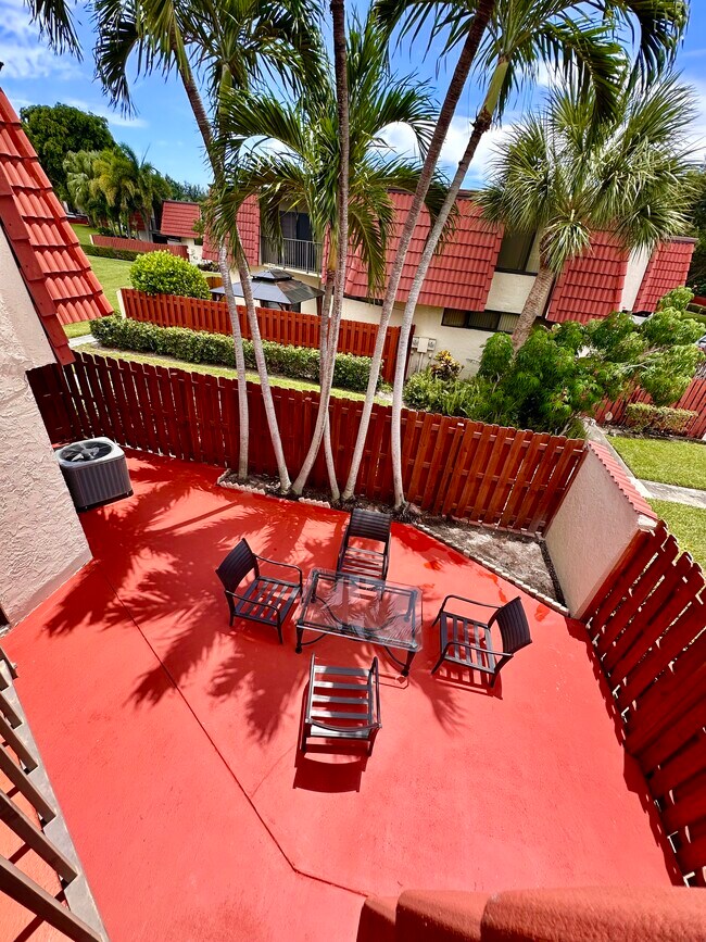 Building Photo - 3871 Victoria Dr