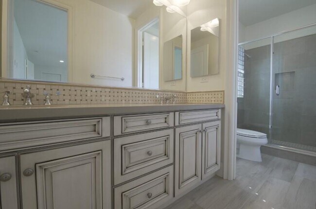 Building Photo - 4961 Ashville Dr