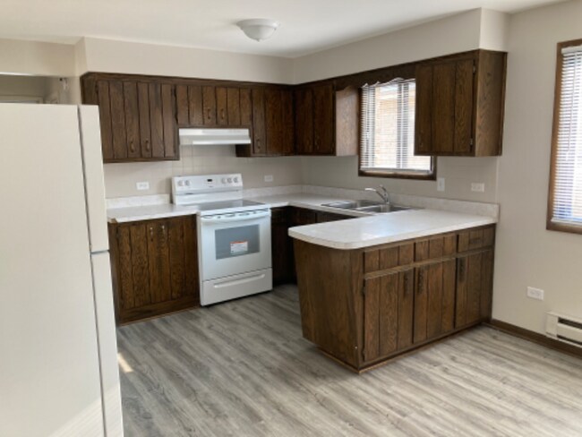 Primary Photo - 6216 W 65th St