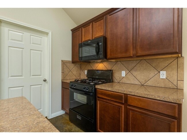 Building Photo - 4504 Halliday Ave