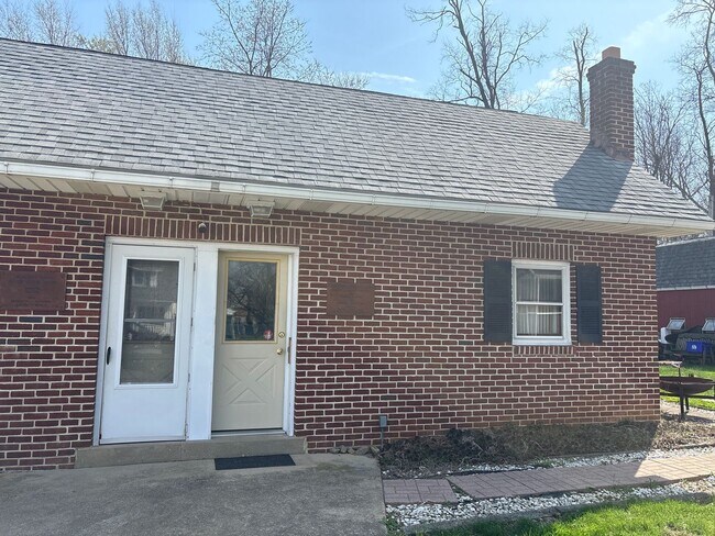 Primary Photo - 1 Bedroom 1 Bath 2 Story Cottage-Suburban SD