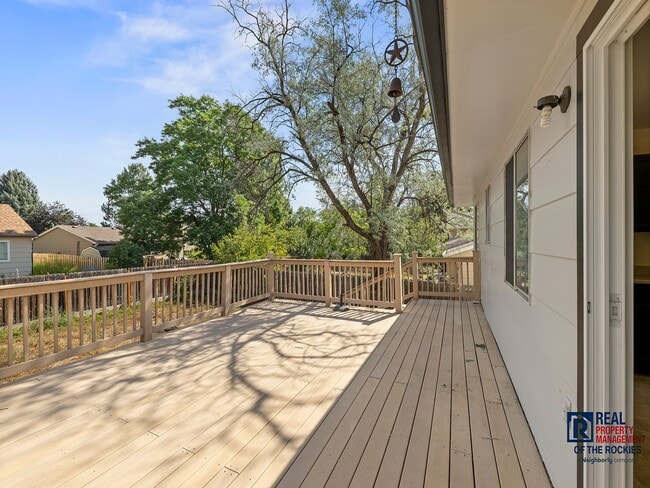 Building Photo - Beautiful & Bright Home in South West Fort Collins!