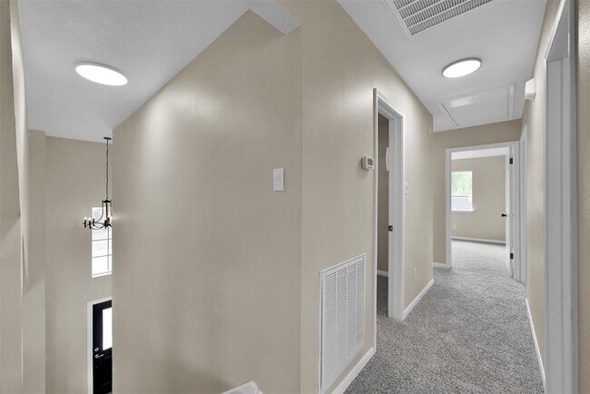 Building Photo - 14410 Cypress Falls Dr