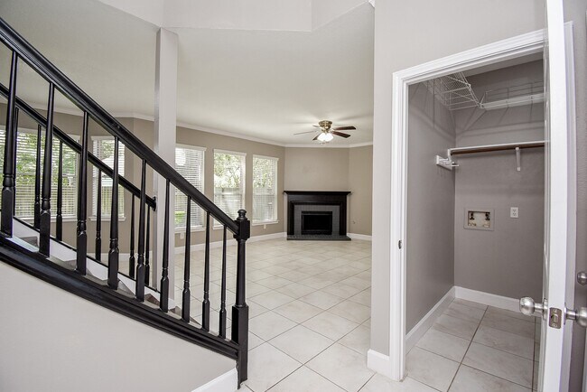 Building Photo - 6318 Faulkner Ridge Dr