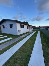 Building Photo - 6752 SW 21st St