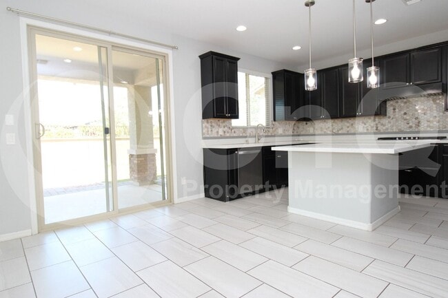 Building Photo - 2092 E Lantana Dr