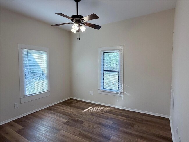 Building Photo - 1504 Watterson Rd