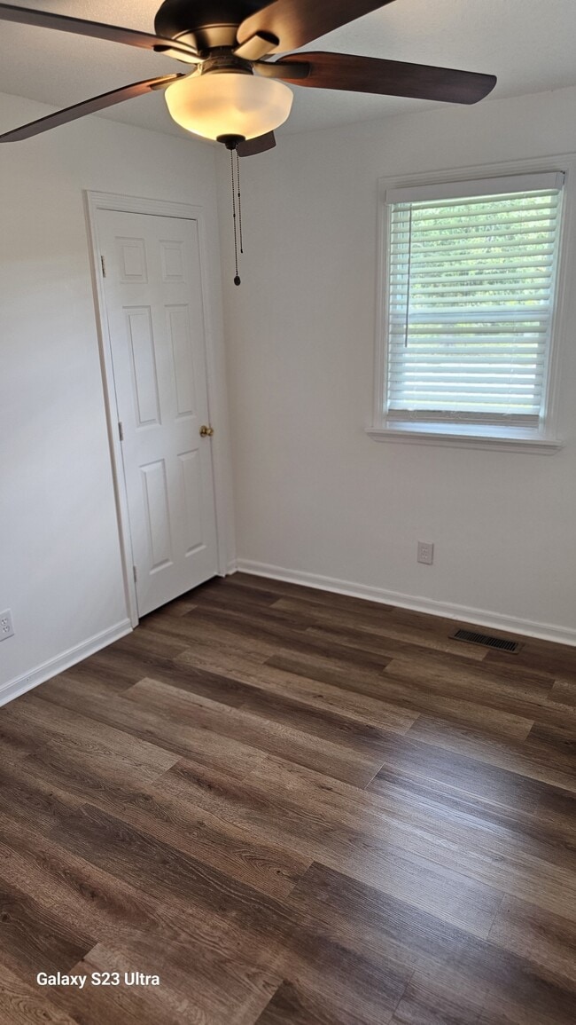 Building Photo - 108 Armstrong Dr