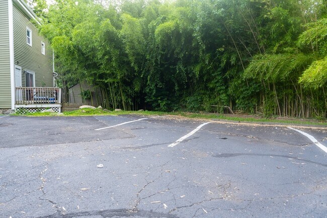 Building Photo - 225 S Main St