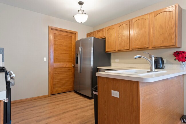 Building Photo - 2805 Packford Ln