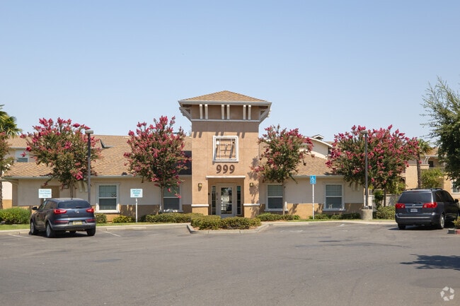 Entrance - North Avenue Apartments
