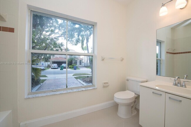 Building Photo - 15711 SW 53rd Ct