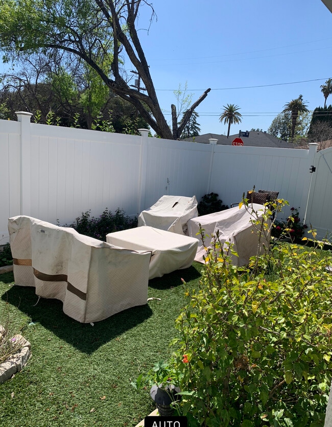 Your private Backyard area (furniture not incl) - 17461 Keswick St