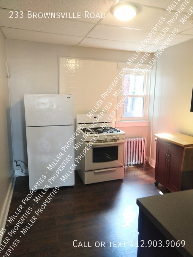 Building Photo - Everything within 2 blocks! 1bed/1bath apa...