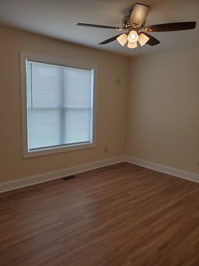 Building Photo - 235 J Brown Rd