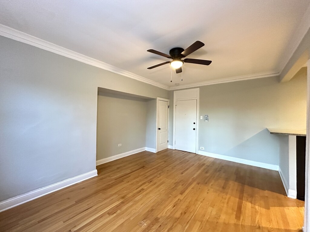 Building Photo - 4619 N Paulina St