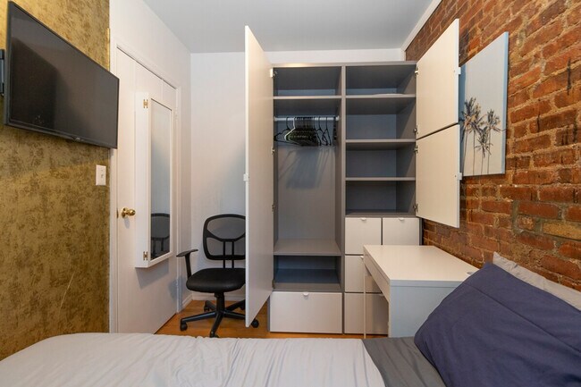 Building Photo - 1794 1st Ave