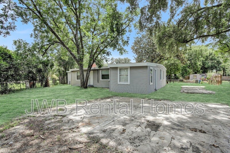 Building Photo - 10536 Keuka Dr