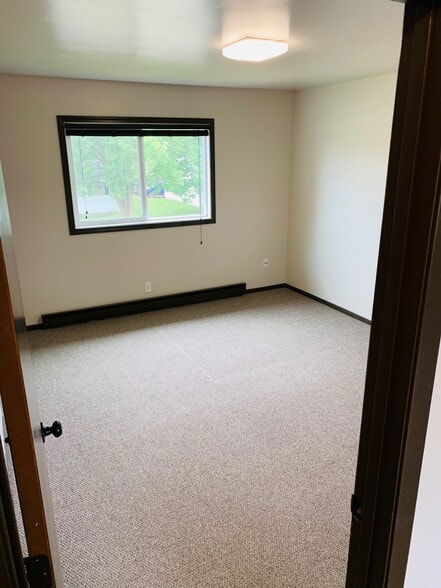 Building Photo - 394 Stanley Ct