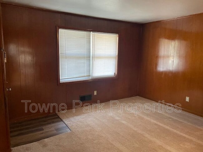 Building Photo - 1753 Davidson Dr
