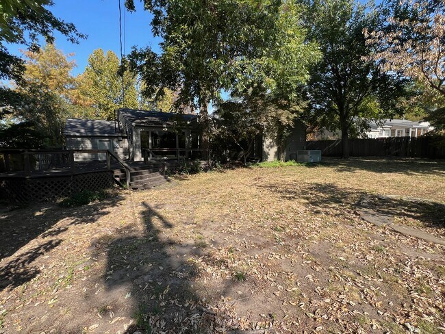 Building Photo - 1530 E 37th Pl