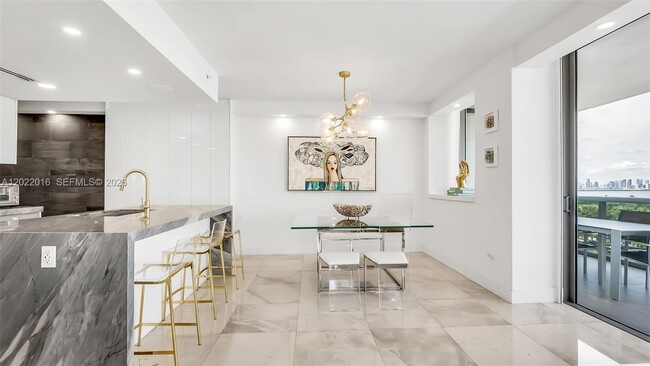 Building Photo - 5875 Collins Ave