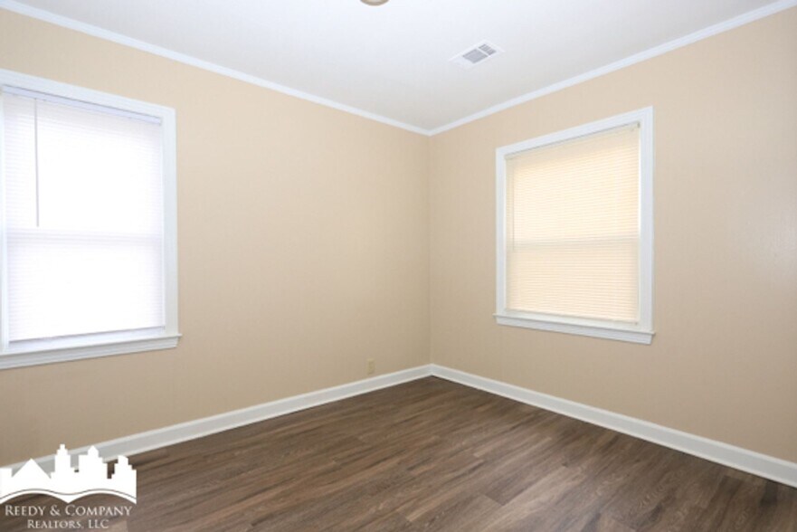 Building Photo - 965 Dillworth St