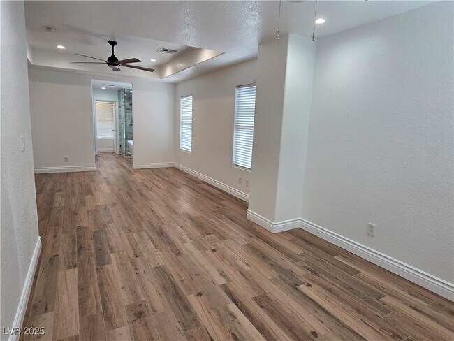 Building Photo - 221 Palmarosa St