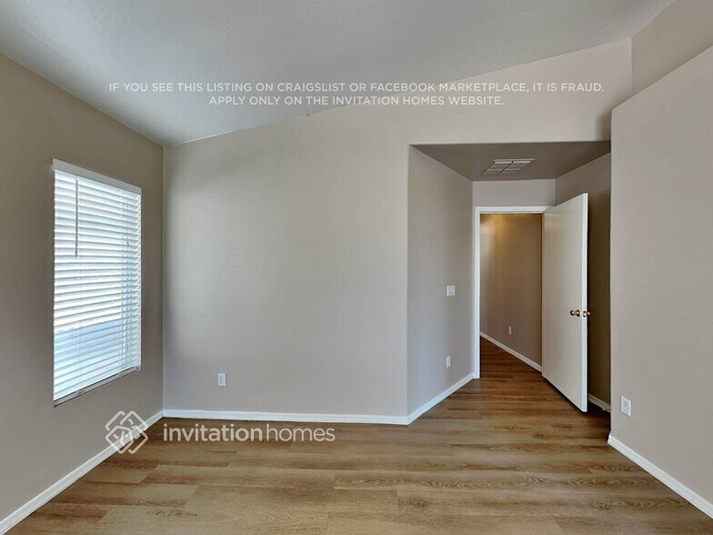 Building Photo - 15417 W Port Royale Ln