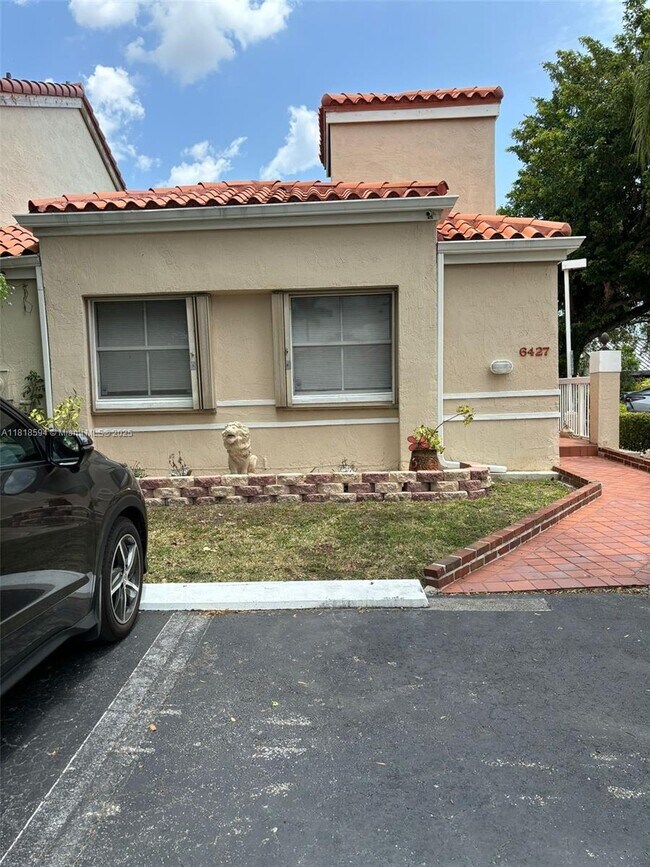 Building Photo - 6427 SW 132nd Ct Cir